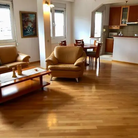 Spacious In The City Center Of