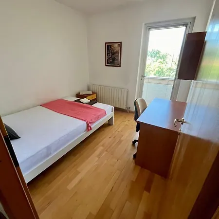 Spacious In The City Center Of Σκόπια