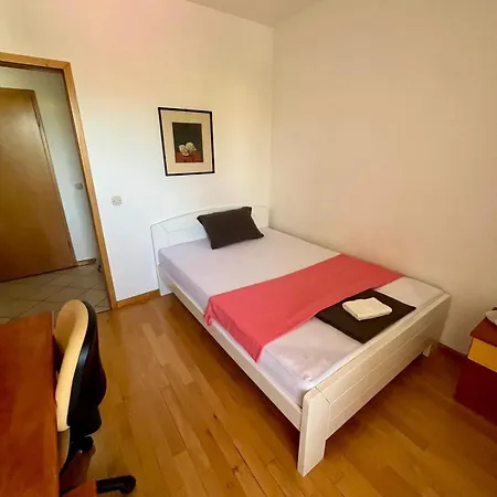 Spacious In The City Center Of Διαμέρισμα Σκόπια