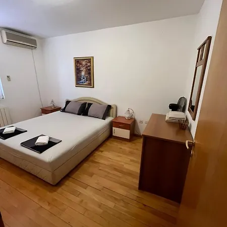 Spacious In The City Center Of Διαμέρισμα Σκόπια