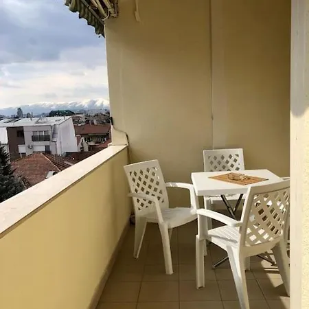 Διαμέρισμα Spacious In The City Center Of Σκόπια